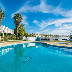 Apartment Oura Beachside Retreat: Pool, Wi-fi & Location