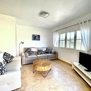 apt-2-bedroom-on-the-golf-course-with-amazing-views.in-canary-islands.com/
