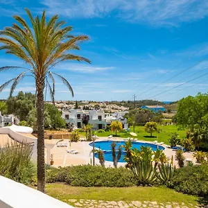  Apartment Family Holidays With Pool View